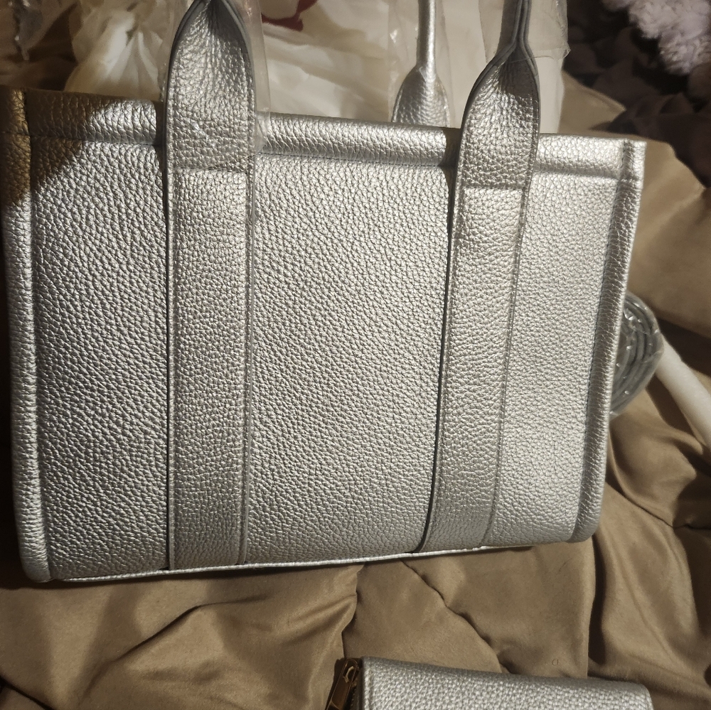 Silver Metallic Tote and Wallet Set - 2 Piece Women's Bag Set - Picture 3 of 3